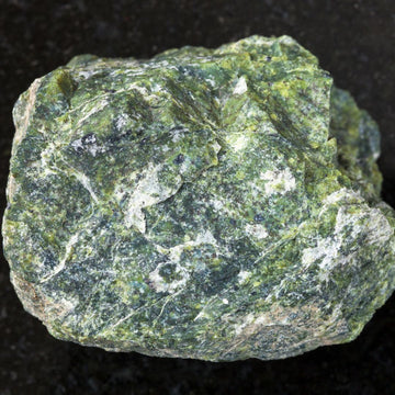 Exploring the Allure of Serpentine Stone: Colors, Properties, and Spiritual Significance