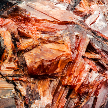 Diaspore Unveiled: The Chameleon Gemstone's Mystique and Allure