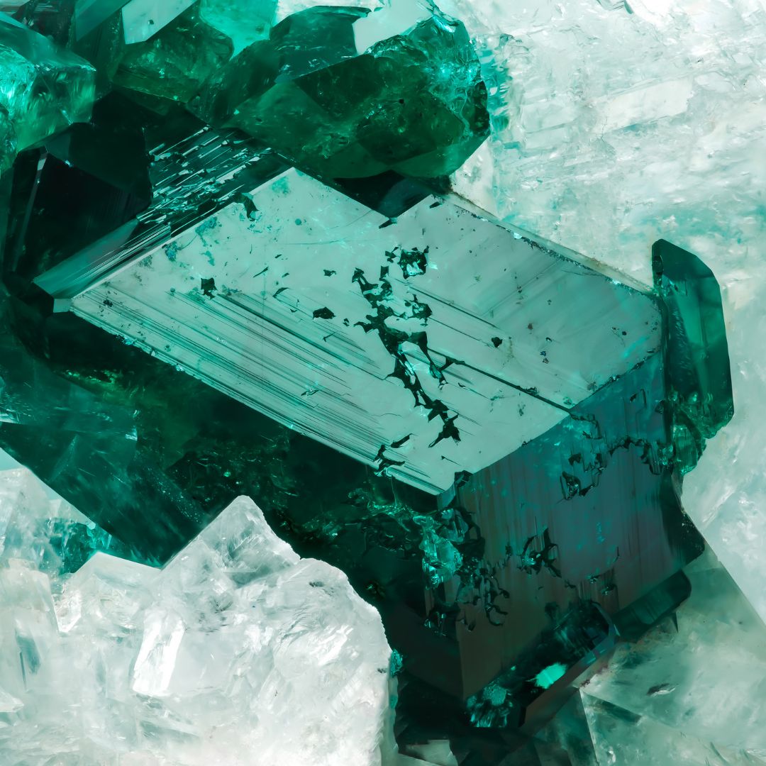 Dioptase: Healing Properties, Uses, and Benefits