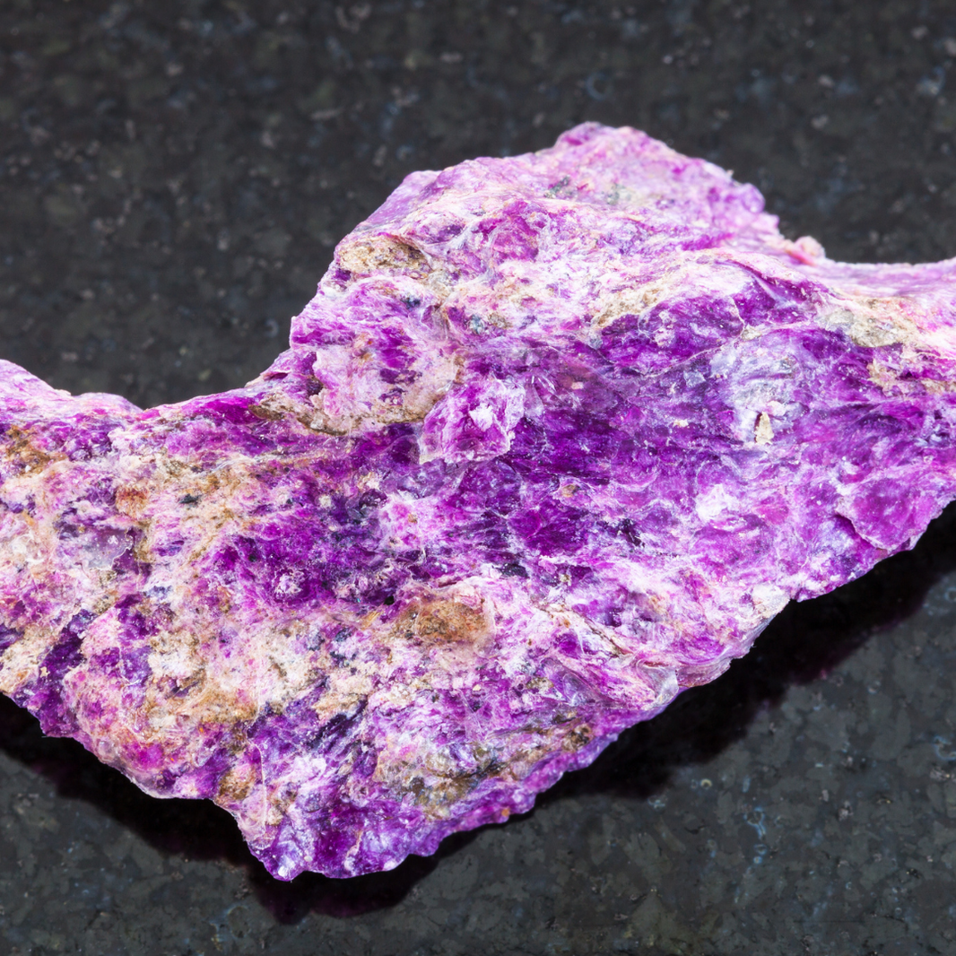 Stichtite: Meanings, Properties, and Uses – Fierce Lynx Designs