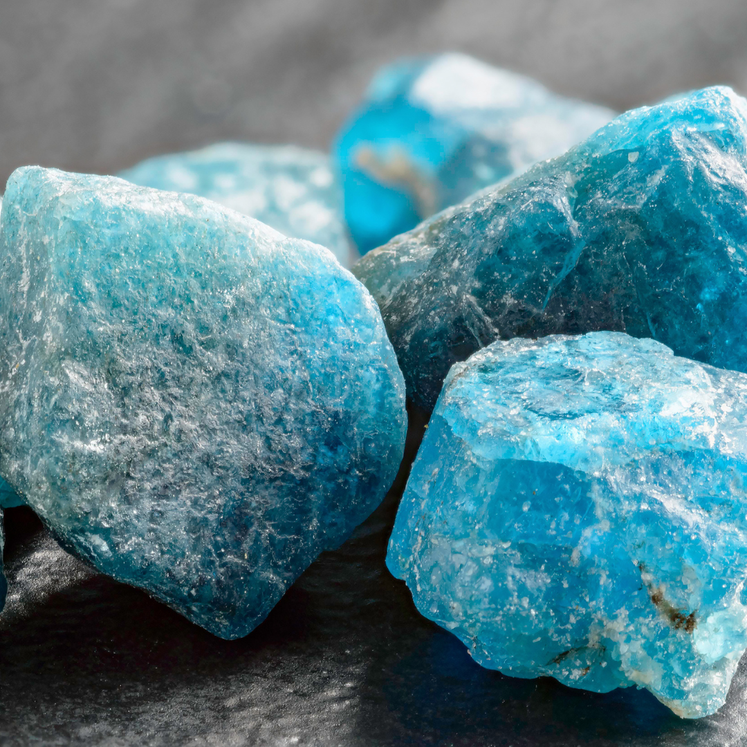 Apatite Gemstone Properties: An Expert Guide to Characteristics and Uses