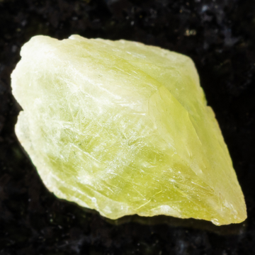 Sphene (Titanite) – A Gemstone of Light and Life