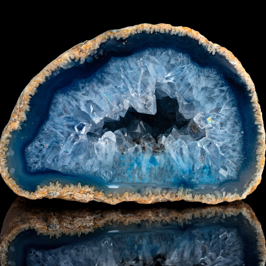 Geode Ray The Fascinating World of Geodes: Formation and Discovery Guide – Fierce ...