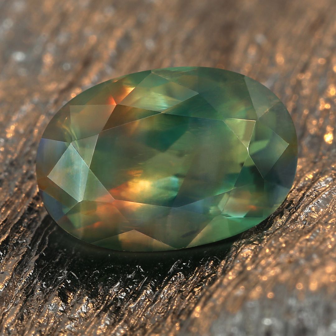 Alexandrite Gemstone: The Ultimate Guide to Nature’s Colour-Changing Marvel