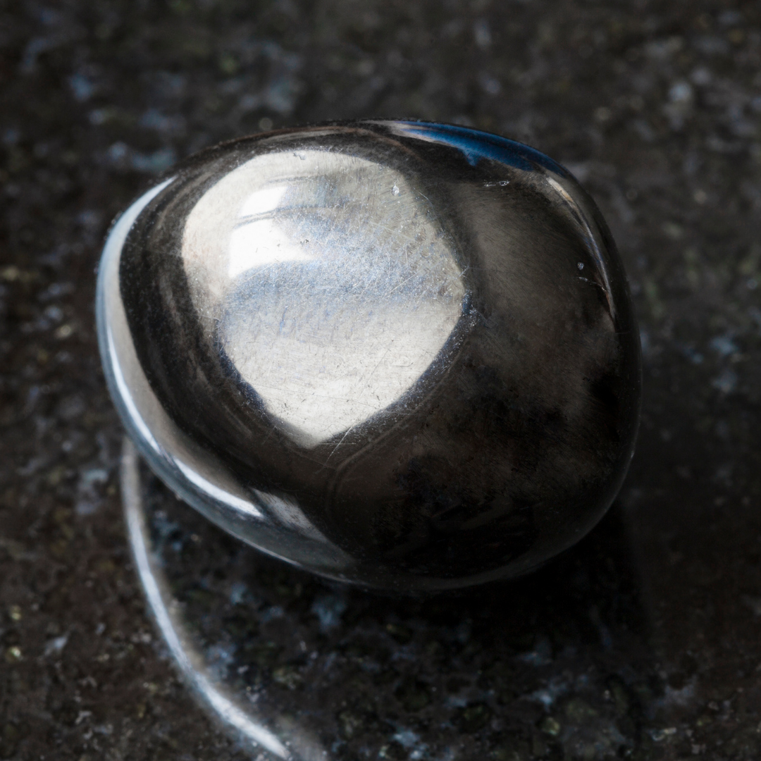 What is Jet Crystal: Meaning, Healing Properties, and Practical Uses