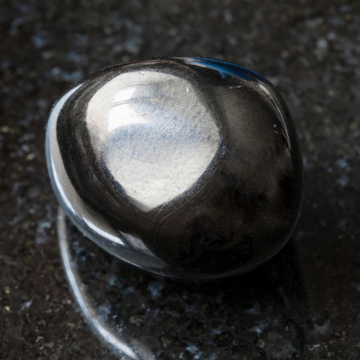 What is Jet Crystal: Meaning, Healing Properties, and Practical Uses