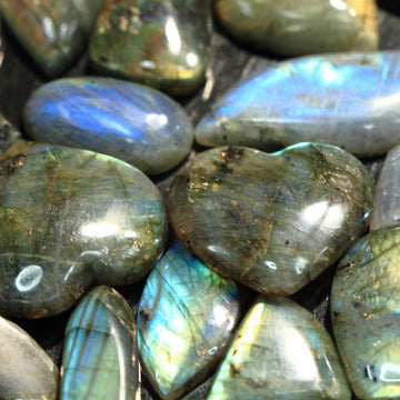 Exploring Labradorite: Nature's Iridescent Beauty