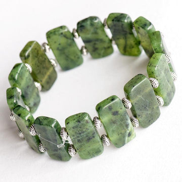 Sustainable jewellery – Canadian jade cuff bracelet