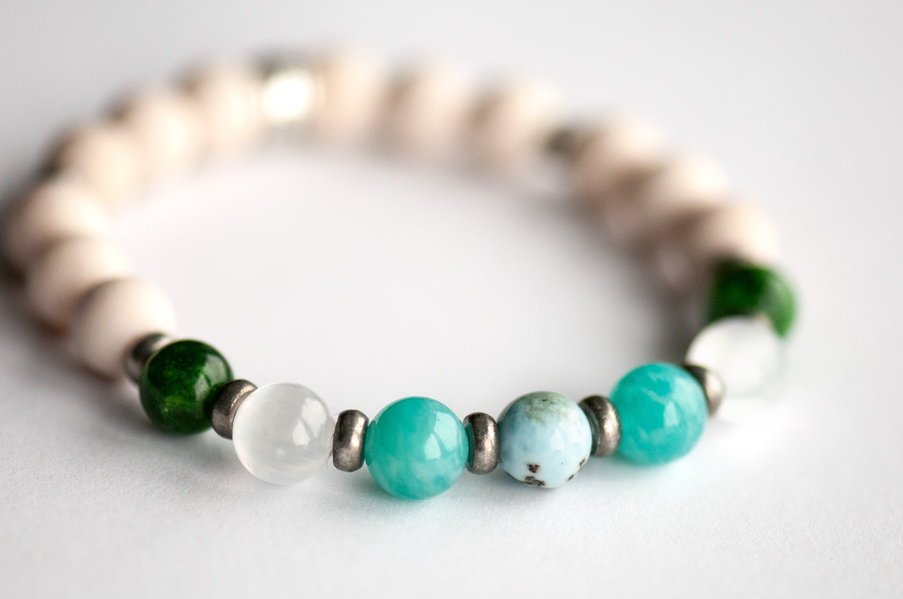 Crystal bracelet for calm and tranquility with Selenite and Jade