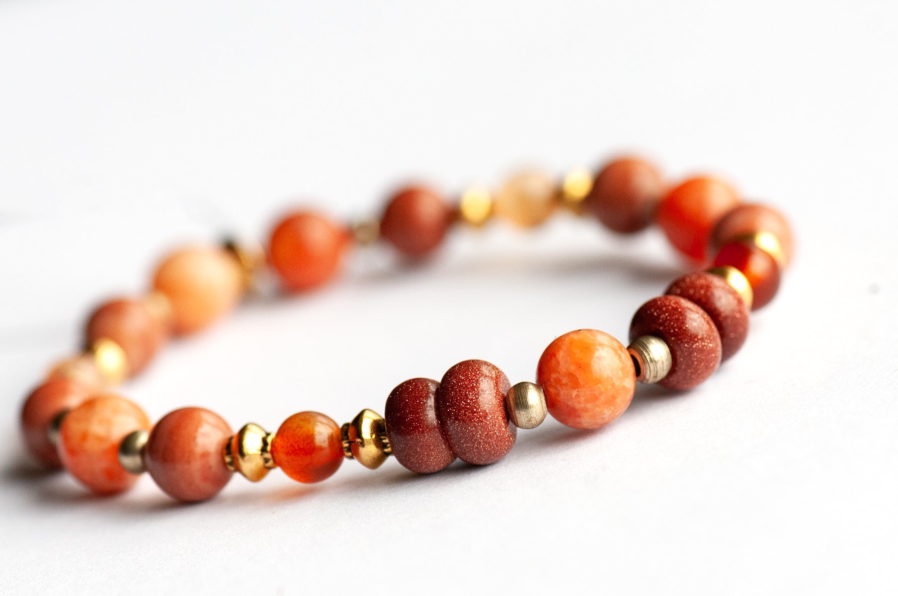 single supporting bracelet
