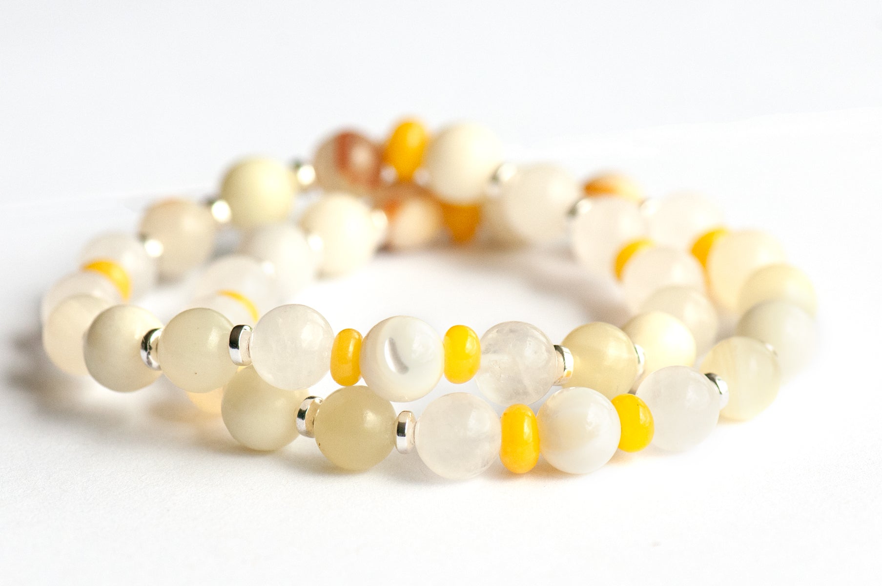Supporting bracelets of Narcissus