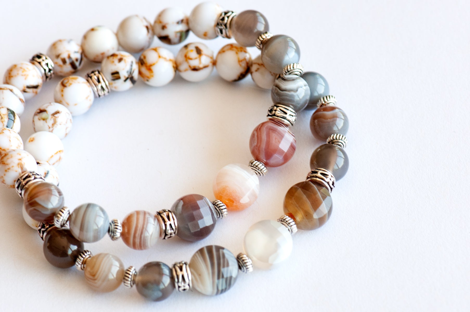 Focal bracelets of Heritage Lynx set