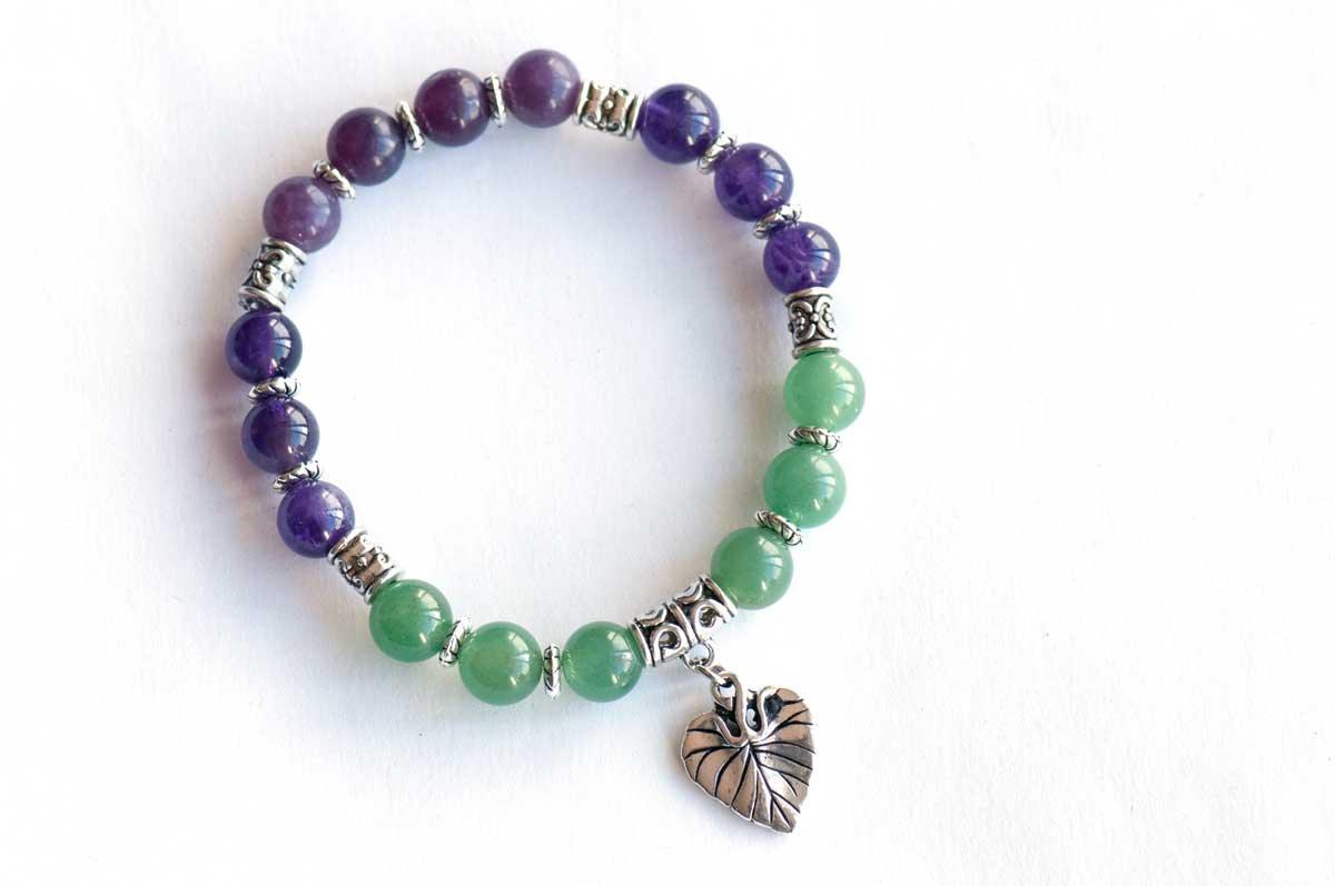Purple violet bracelet with Amethyst, lepidolite, green aventurine and Tierra cast charm